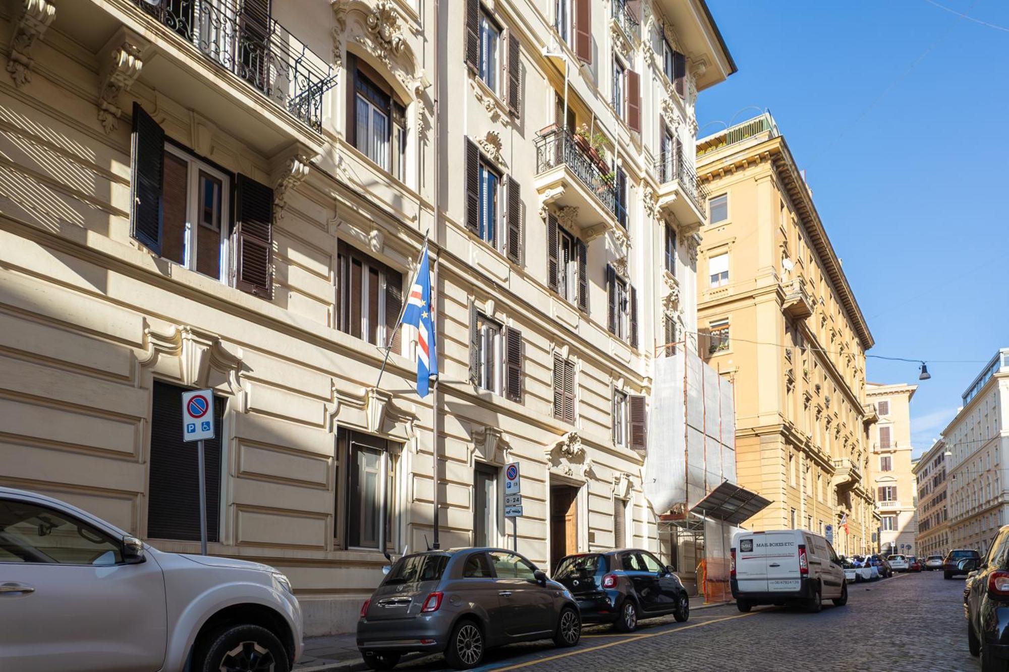 C3 Top Class Apartment, 2 Camere Da Letto, 2 Bagni, Giardino Distante 15 Minuti A Piedi Da Fontana Di Trevi Rome Exterior photo